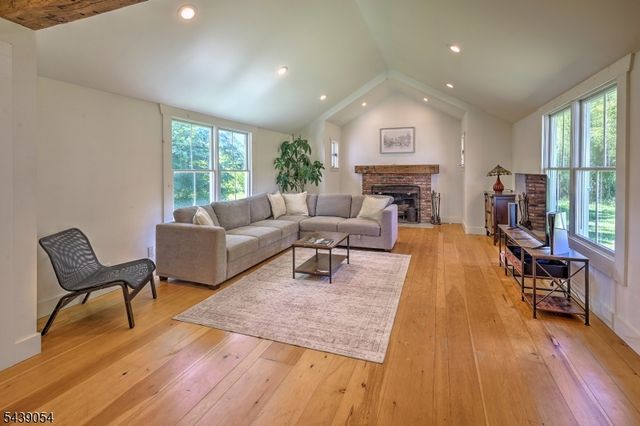 213 Old Turnpike Road, Tewksbury Twp., NJ 07830