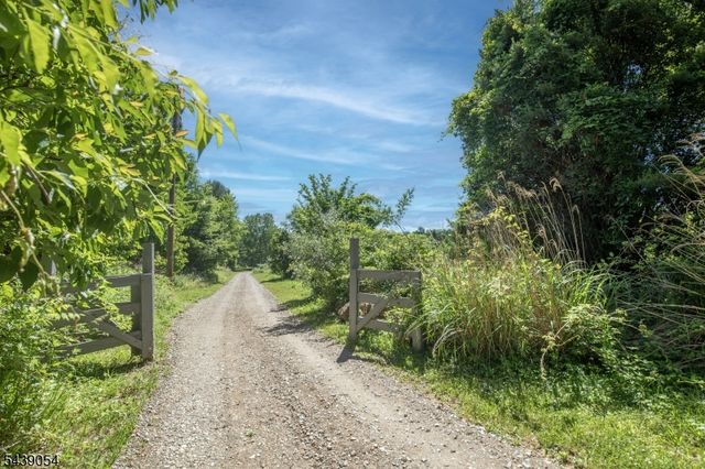 213 Old Turnpike Road, Tewksbury Twp., NJ 07830