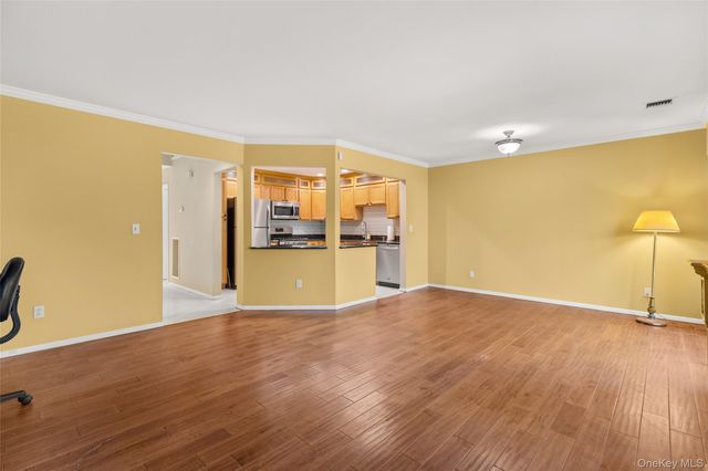41 Doral Lane 41, Bay Shore, NY 11706