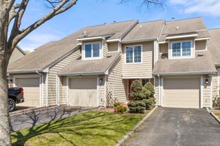 41 Doral Lane 41, Bay Shore, NY 11706