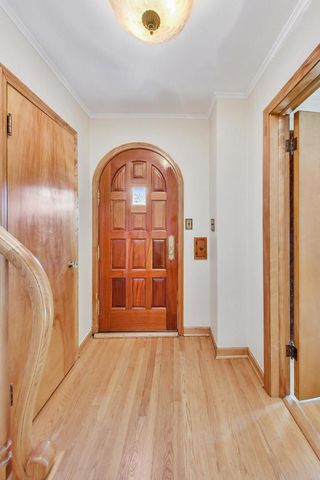 5644 N Meade Avenue 1, Chicago, IL 60646