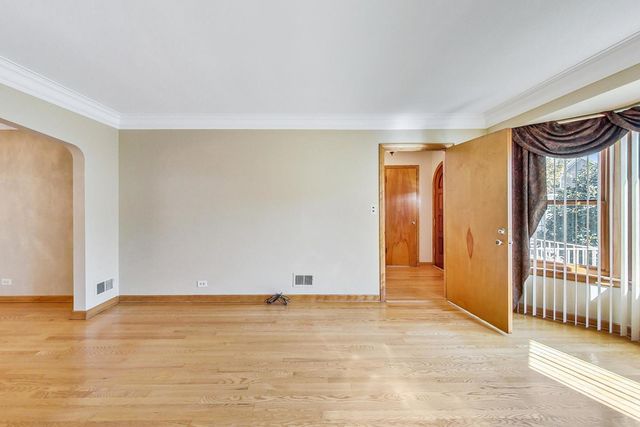 5644 N Meade Avenue 1, Chicago, IL 60646