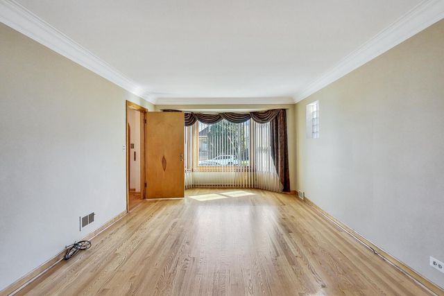 5644 N Meade Avenue 1, Chicago, IL 60646