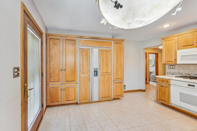 5644 N Meade Avenue 1, Chicago, IL 60646