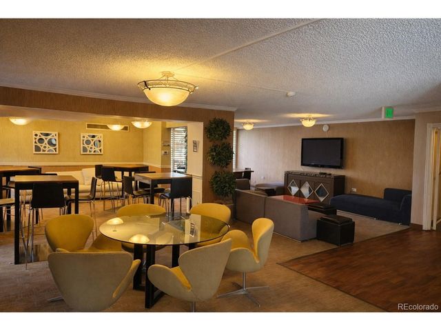 1020 15th St 214, Denver, CO 80202