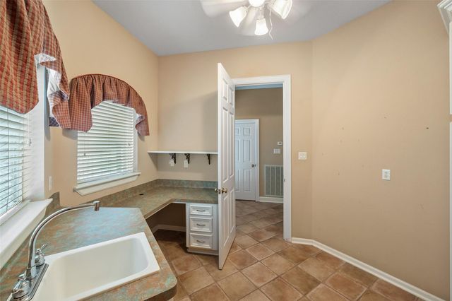 21 Wedgewood Drive W, Montgomery, TX 77356