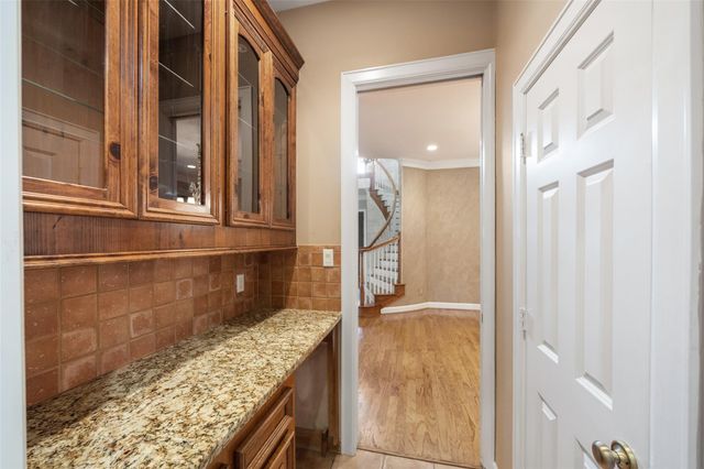 21 Wedgewood Drive W, Montgomery, TX 77356