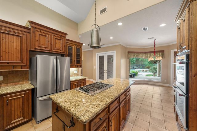 21 Wedgewood Drive W, Montgomery, TX 77356