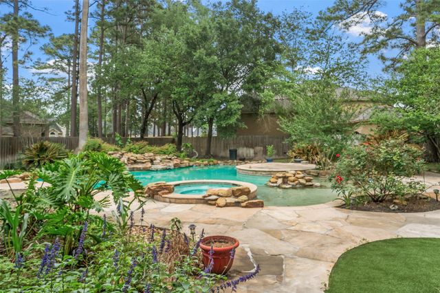 21 Wedgewood Drive W, Montgomery, TX 77356