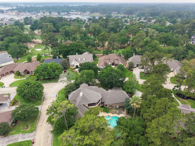 21 Wedgewood Drive W, Montgomery, TX 77356