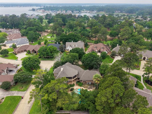 21 Wedgewood Drive W, Montgomery, TX 77356