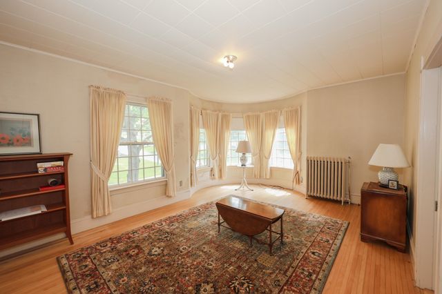27 Eastman Street, Nashua, NH 03060