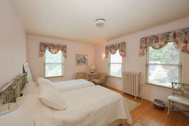 27 Eastman Street, Nashua, NH 03060