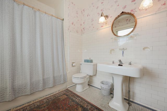 27 Eastman Street, Nashua, NH 03060