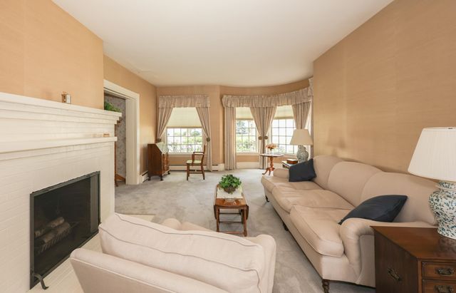27 Eastman Street, Nashua, NH 03060