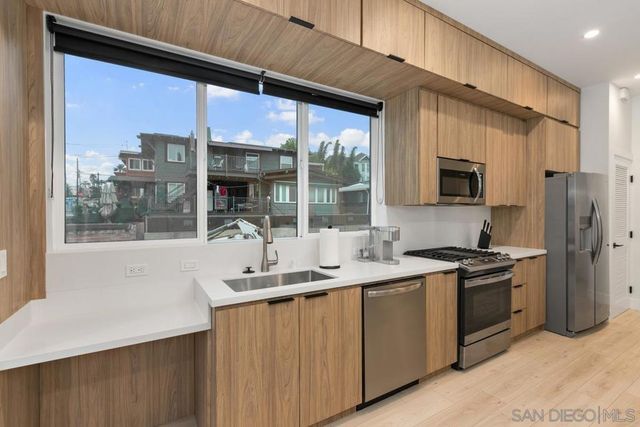 2015 Albatross, San Diego, CA 92101