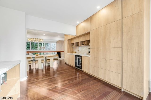 9 Vela Way, Edgewater Boro, NJ 07020