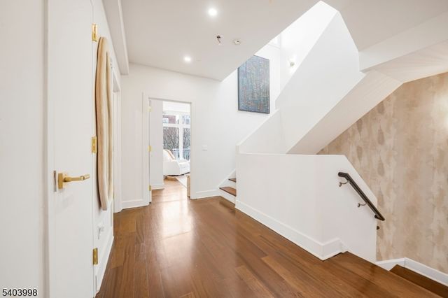 9 Vela Way, Edgewater Boro, NJ 07020