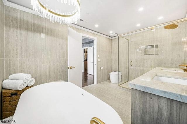 9 Vela Way, Edgewater Boro, NJ 07020