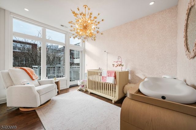 9 Vela Way, Edgewater Boro, NJ 07020