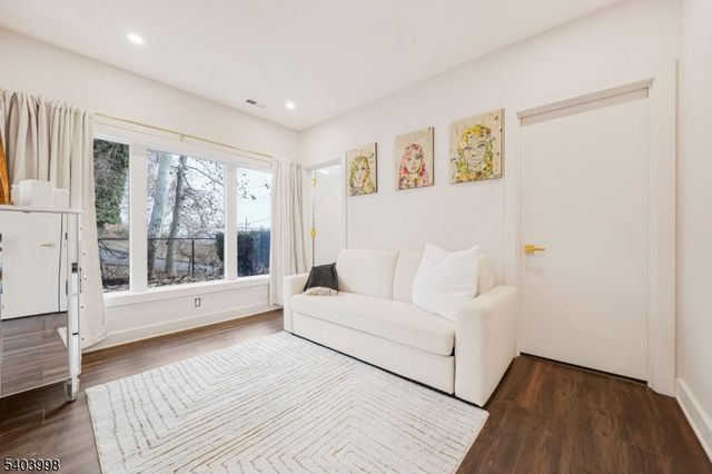 9 Vela Way, Edgewater Boro, NJ 07020