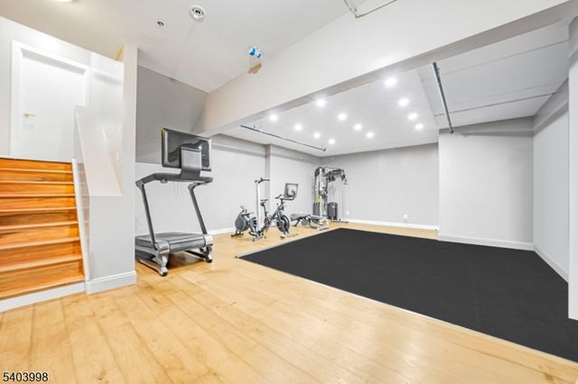 9 Vela Way, Edgewater Boro, NJ 07020