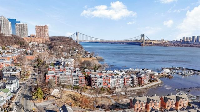 9 Vela Way, Edgewater Boro, NJ 07020