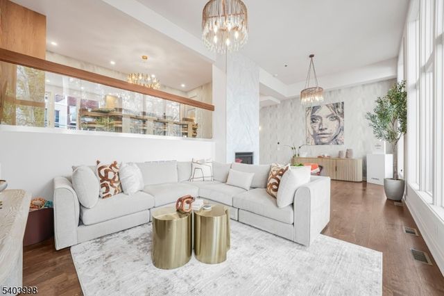 9 Vela Way, Edgewater Boro, NJ 07020