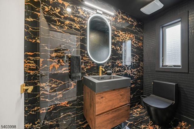 9 Vela Way, Edgewater Boro, NJ 07020