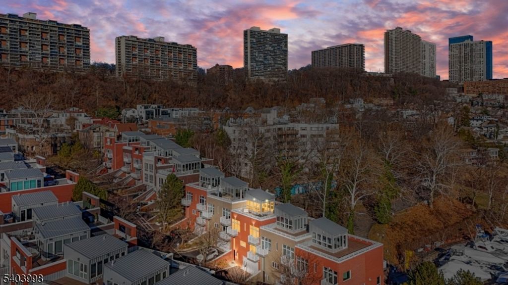 9 Vela Way, Edgewater Boro, NJ 07020