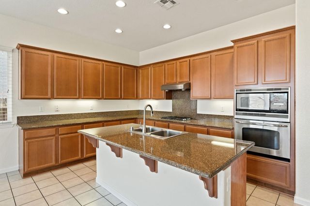 5816 Da Vinci Way, Sacramento, CA 95835