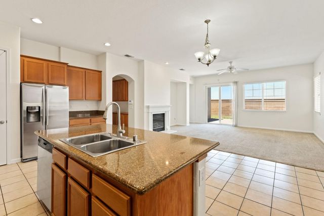 5816 Da Vinci Way, Sacramento, CA 95835