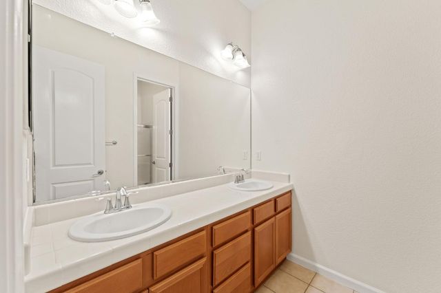 5816 Da Vinci Way, Sacramento, CA 95835