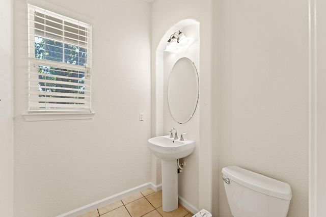 5816 Da Vinci Way, Sacramento, CA 95835