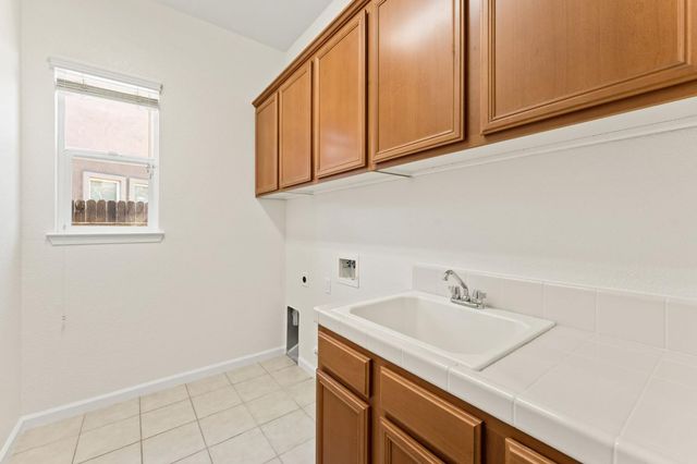 5816 Da Vinci Way, Sacramento, CA 95835