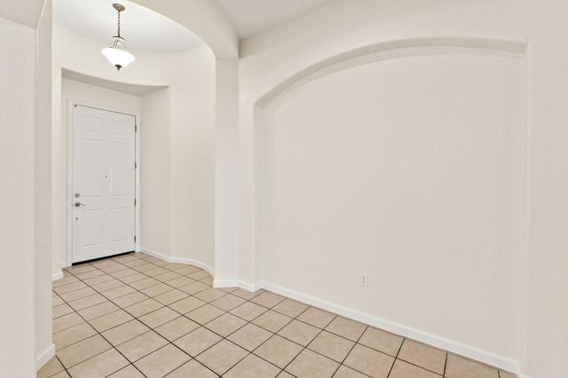 5816 Da Vinci Way, Sacramento, CA 95835