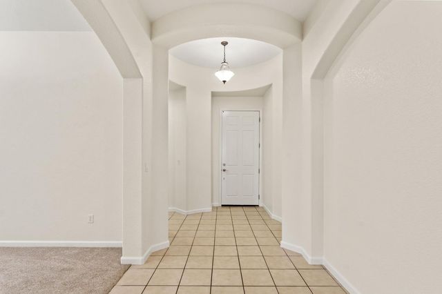 5816 Da Vinci Way, Sacramento, CA 95835