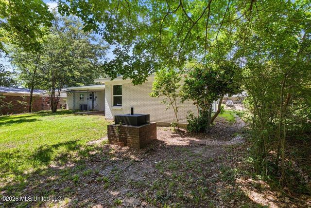 2355 Upper Drive, Pearl, MS 39208