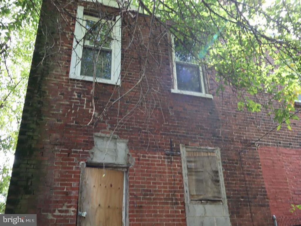 5711 BROOMALL ST, Philadelphia, PA 19143 — photo 4