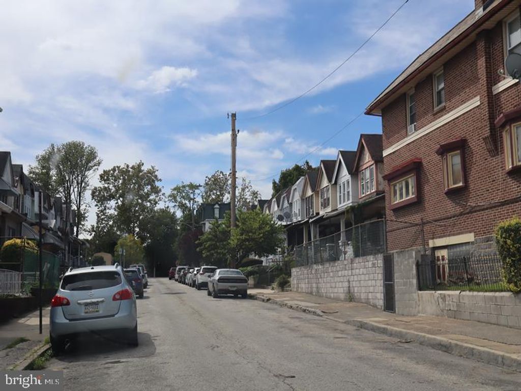 5711 BROOMALL ST, Philadelphia, PA 19143 — photo 5