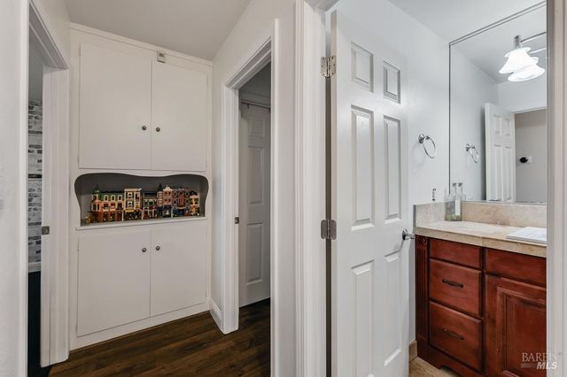 12 Haven Dr, Petaluma, CA 94952