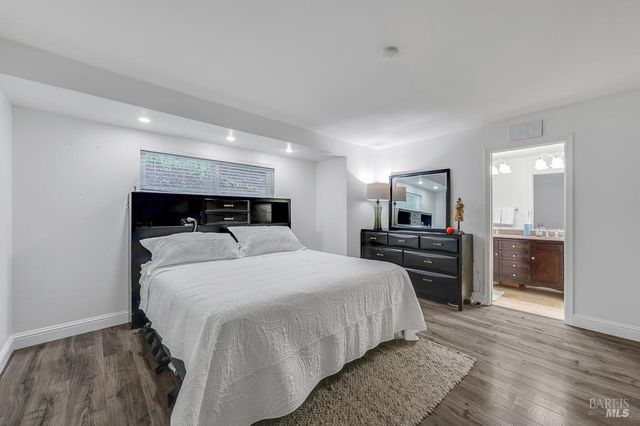 12 Haven Dr, Petaluma, CA 94952