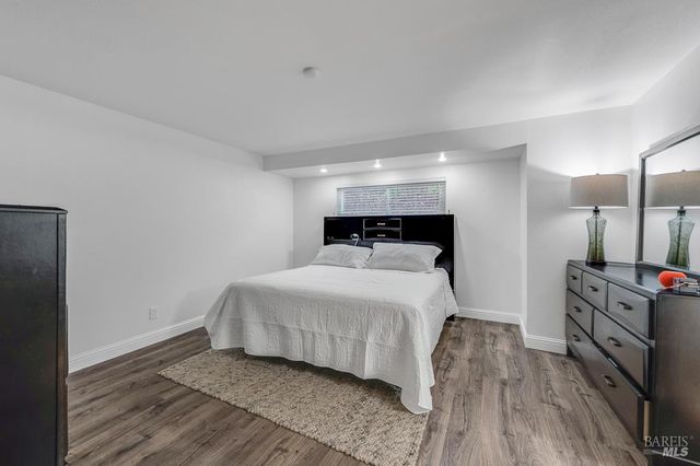 12 Haven Dr, Petaluma, CA 94952