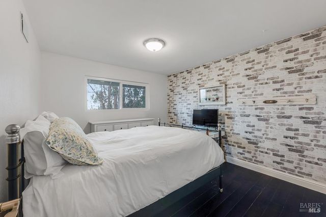 12 Haven Dr, Petaluma, CA 94952