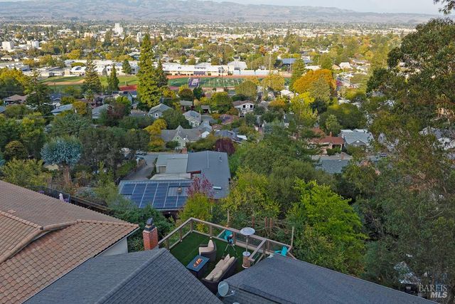 12 Haven Dr, Petaluma, CA 94952