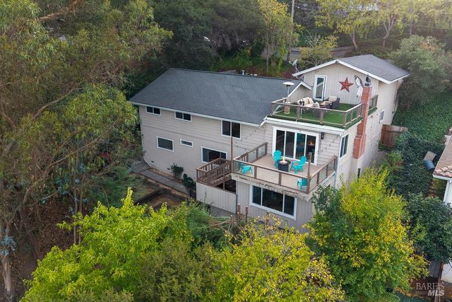 12 Haven Dr, Petaluma, CA 94952