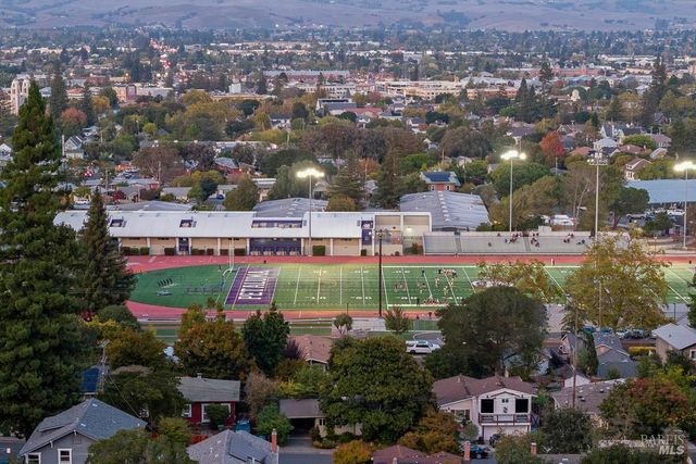 12 Haven Dr, Petaluma, CA 94952