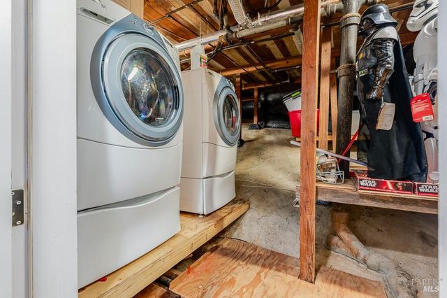 12 Haven Dr, Petaluma, CA 94952