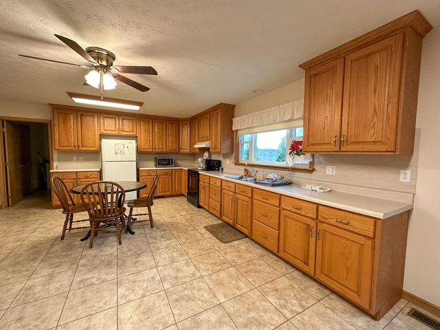 4800 Tom Cat Trail, London, KY 40741