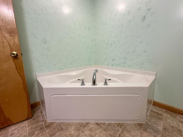 4800 Tom Cat Trail, London, KY 40741